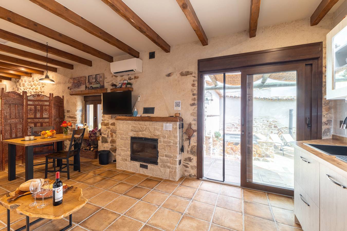 Ganze Wohnung, Ferienwohnung 'El Rincon De San Juan' mit privatem Pool, Wi-Fi und Klimaanlage in Marjaliza, Toledo Provinz