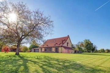 Cottage pour 13 personnes, avec jardin dans Gardefort