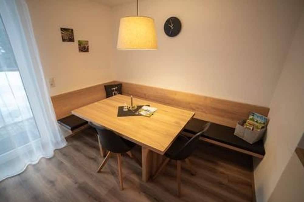 Ganze Wohnung, Haus Bazigg - Ferienwohnung Bazigg in Sonnenkopf, Klösterle am Arlberg