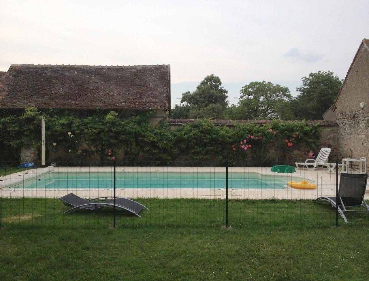 Double Room in Villeneuve-sur-Allier, Allier