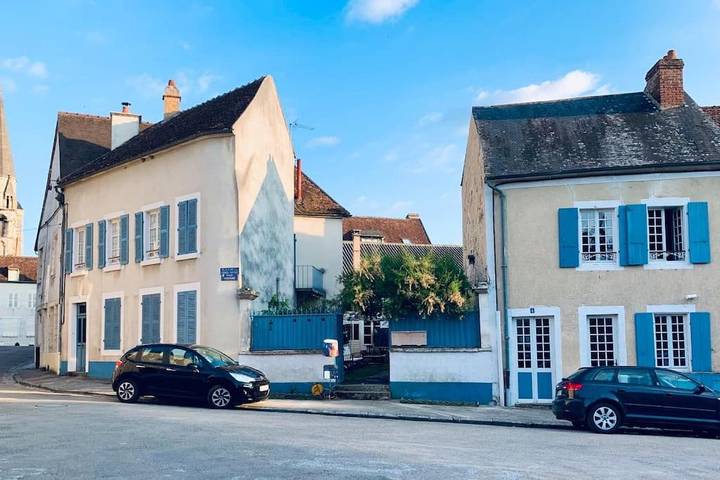 Location de vacances pour 8 personnes, avec Balcon à Vermenton