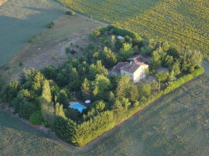 Location de vacances pour 2 personnes, avec jardin ainsi que piscine et vue à Virac - 3
