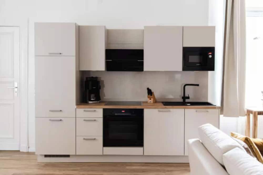 Entire apartment, Luxurious Stay in Central Berlin – Perfect for Groups & Families in Mitte Berlin, Berlin