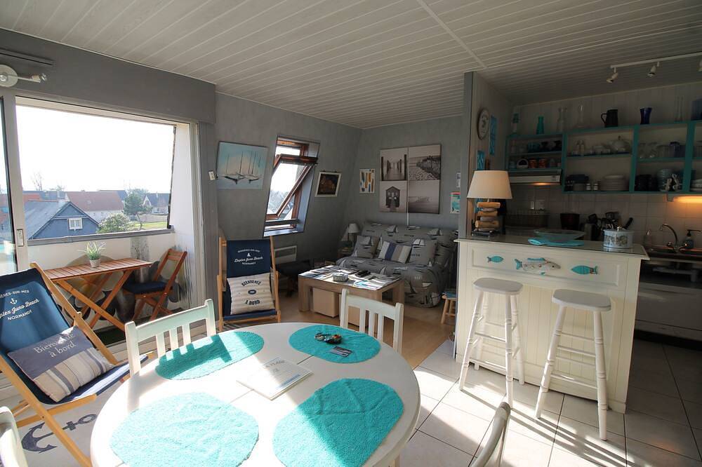 Appartement entier, Superbe Duplex Ensoleille Acces Direct Juno Beach in Saint-Aubin-sur-Mer (Calvados), Région de Caen