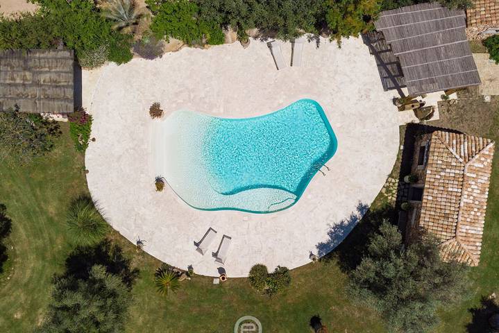 Casa vacanza per 2 persone, con giardino e piscina in Sud della Sardegna