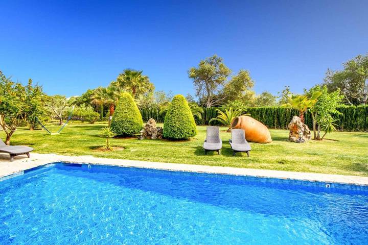 Villa 'Roig' with Private Pool, Wi-Fi and Air Conditioning in Pollença, North Majorca