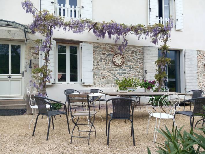 Gîte pour 12 personnes, avec terrasse et jardin, animaux acceptés