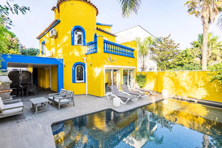 Villa voor 8 personen, met terras in Empuriabrava