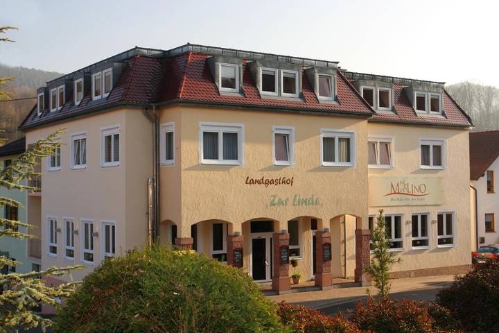 Hotel für 3 Personen, mit Sauna und Ausblick sowie Garten in Silz (Pfalz)