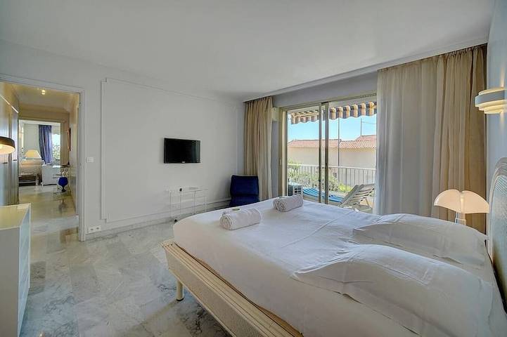Entire apartment, Upstays Sea View Terrace 95m² Apartment Palm Beach in Cannes, Mediterranean Coast (France)