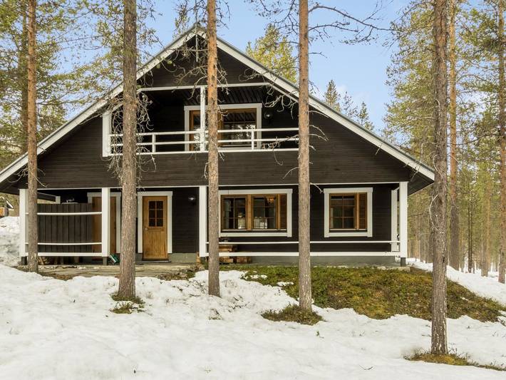 Log cabin for 9 people, with sauna and balcony in Levi