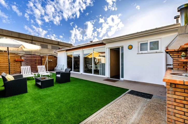 Dom dla 9 osób, z ogród i taras, zwierzęta dozwolone - 1