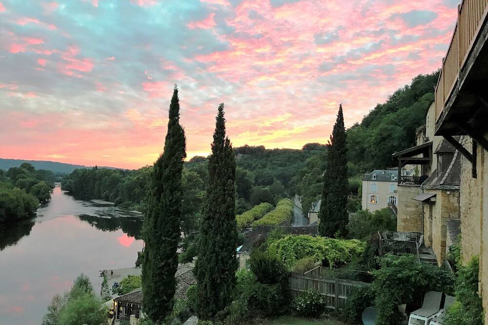 Splendide Maison +Piscine+ Vue Panoramique Sur La Dordogne Au Coeur De Beynac in Beynac-et-Cazenac, Périgord Noir