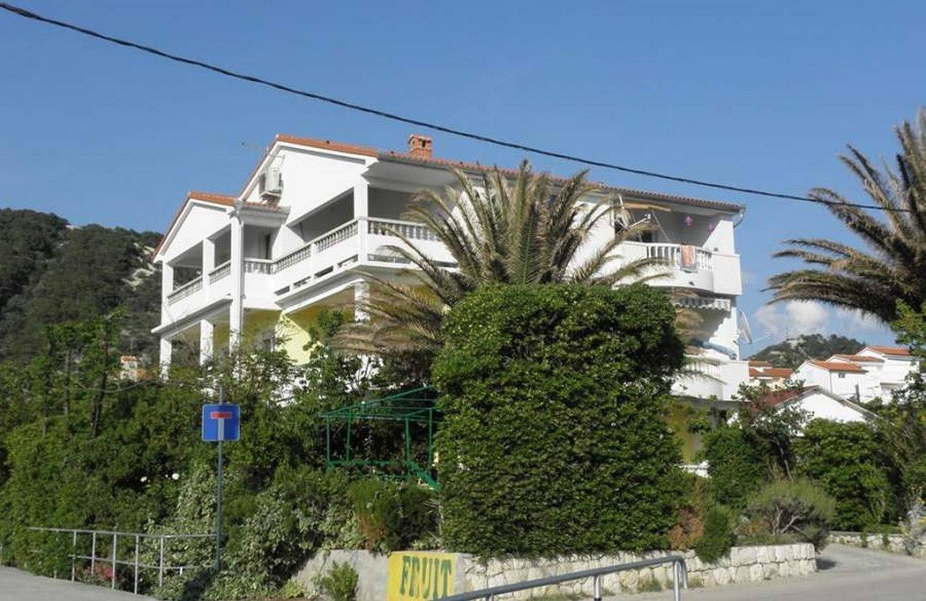 Ganze Wohnung, 2-Zimmer-Ferienwohnung mit Terrasse und Meerblick Barbat, Rab A-22366-a in Barbat, Rab