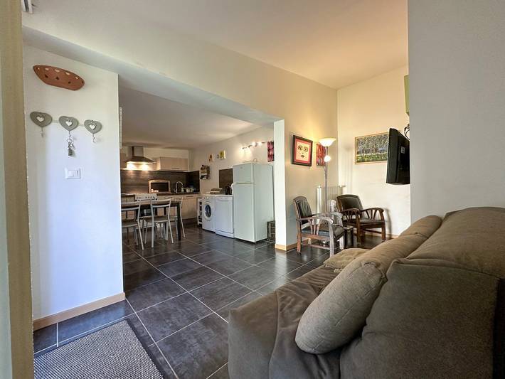 Gîte pour 6 personnes, avec terrasse ainsi que piscine et jardin, animaux acceptés à Montpezat-sous-Bauzon - 3