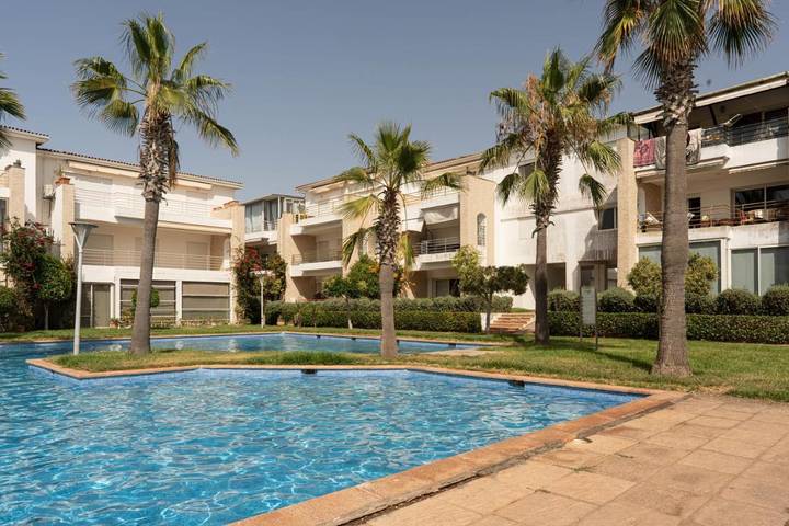 Appartement de vacances pour 6 personnes, avec vue ainsi que piscine et jardin, animaux acceptés