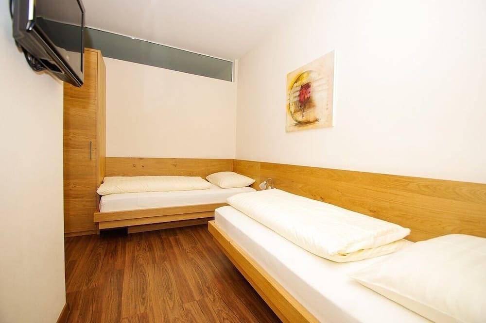 Ganze Wohnung, New apartment hotel in Avelengo near Meran, South Tyrol, with breakfast and wellness in Hafling Oberdorf, Hafling