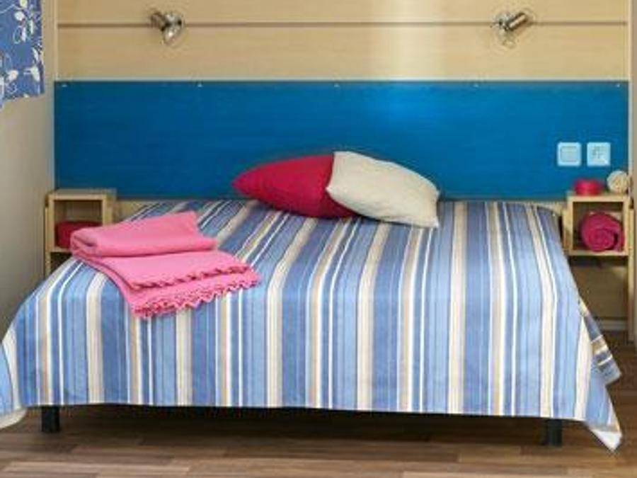 Camping Au Soleil d'Oc - Mobile home 4 persons - Luxury cottage with Tv loggia in Monceaux-sur-Dordogne, Tulle region