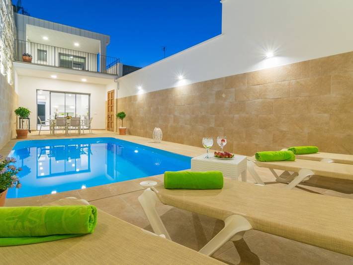 Villa for 6 people, with pool, child-friendly - 1