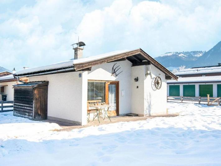 Bungalow para 4 personas, con jardín y terraza en Tirol