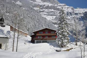 Hütte für 8 Personen, mit Balkon in Engelberg
