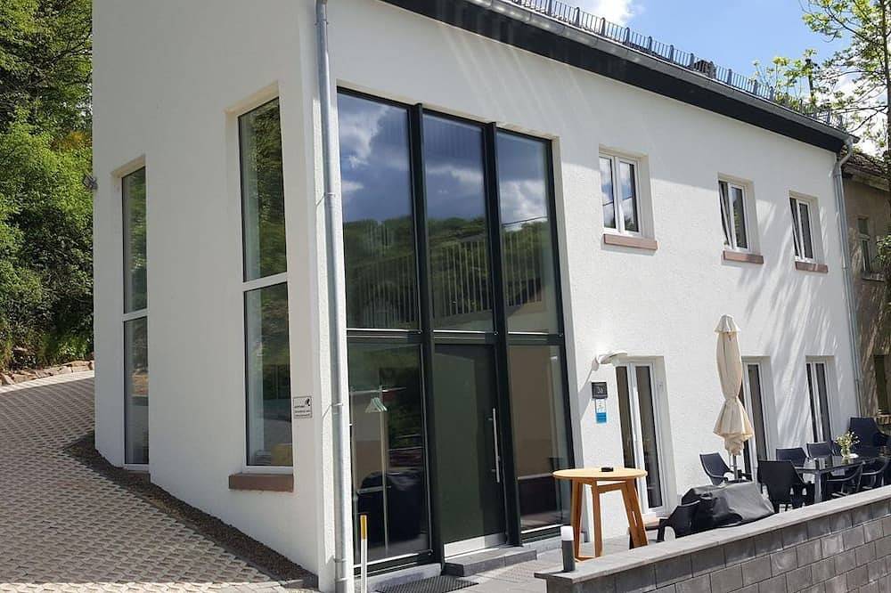 Ferienhaus Atrium (bis 16 Personen) - Südeifel Familien- u. Gruppenferienhäuser in Zweifelscheid, Eifelkreis Bitburg-Prüm