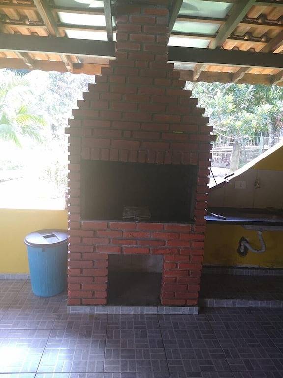 Casas e apartamentos de temporada para 20 pessoas, com balcão e jardim em Juquitiba