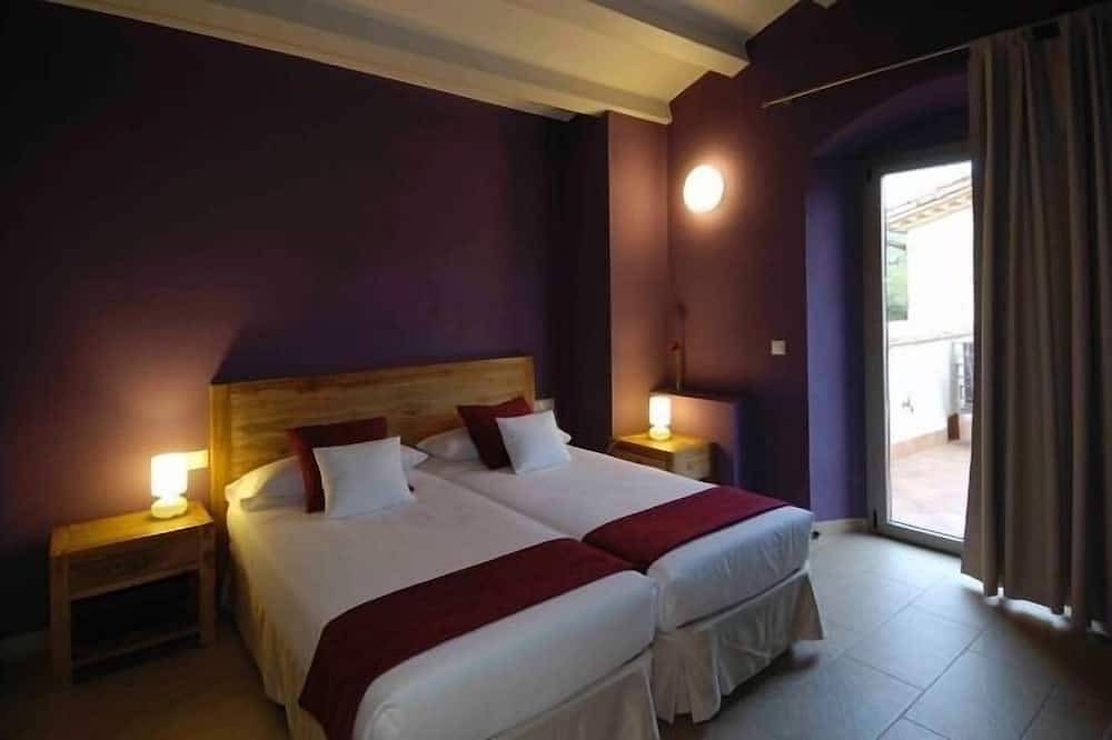 Excepcional casa rural aislada en paraje idílico  ideal para familias y grupos in Vilavenut, Fontcuberta