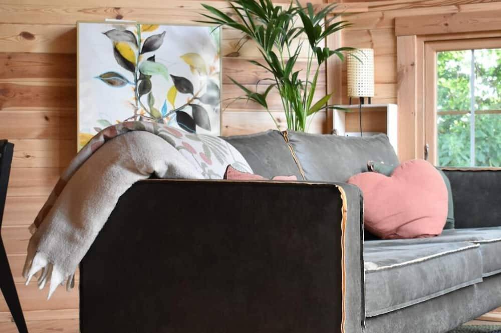 Finnish kota with a private wood-fired barrel sauna in Ijsselmeer