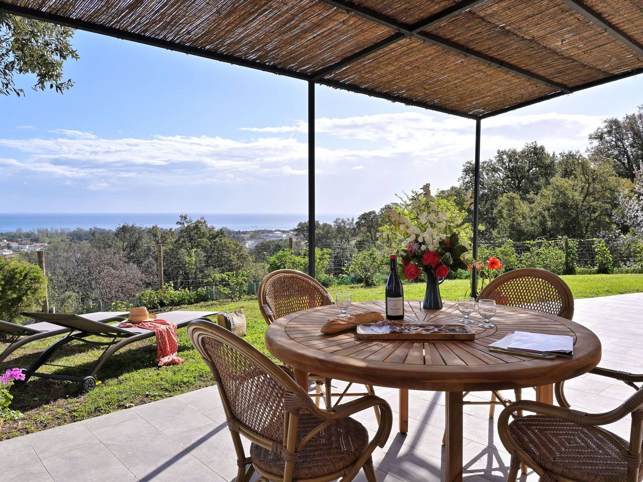 Weingut Punta della Guardia Panorama von Macchia und Meer in Cervione, Región de Corte