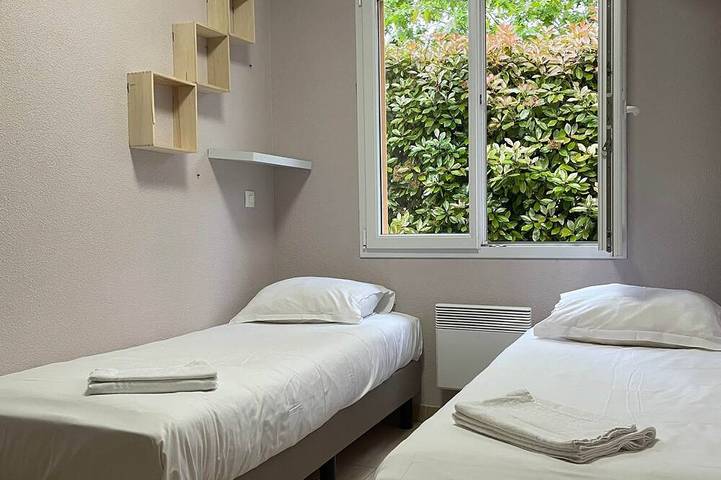 Location de vacances pour 4 personnes, avec jacuzzi ainsi que piscine et jardin, animaux acceptés à Les Forges - 3
