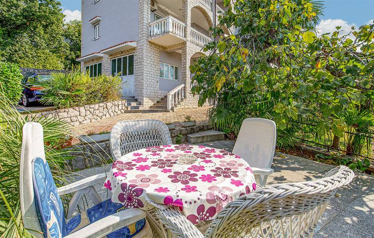 Ferienwohnung für 4 Personen, mit Terrasse und Pool in Rijeka - 4