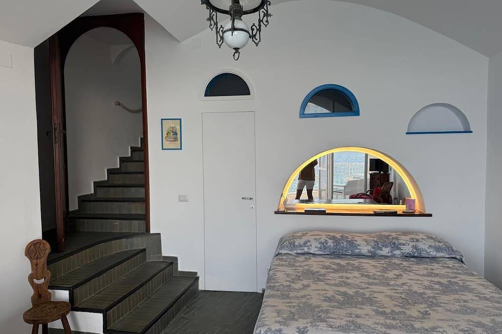 Ganze Wohnung, Suspended over the sea house view Tropea Island 2 terraces on the Raf Vallone Overlook in Tropea, Vibo Valentia Provinz