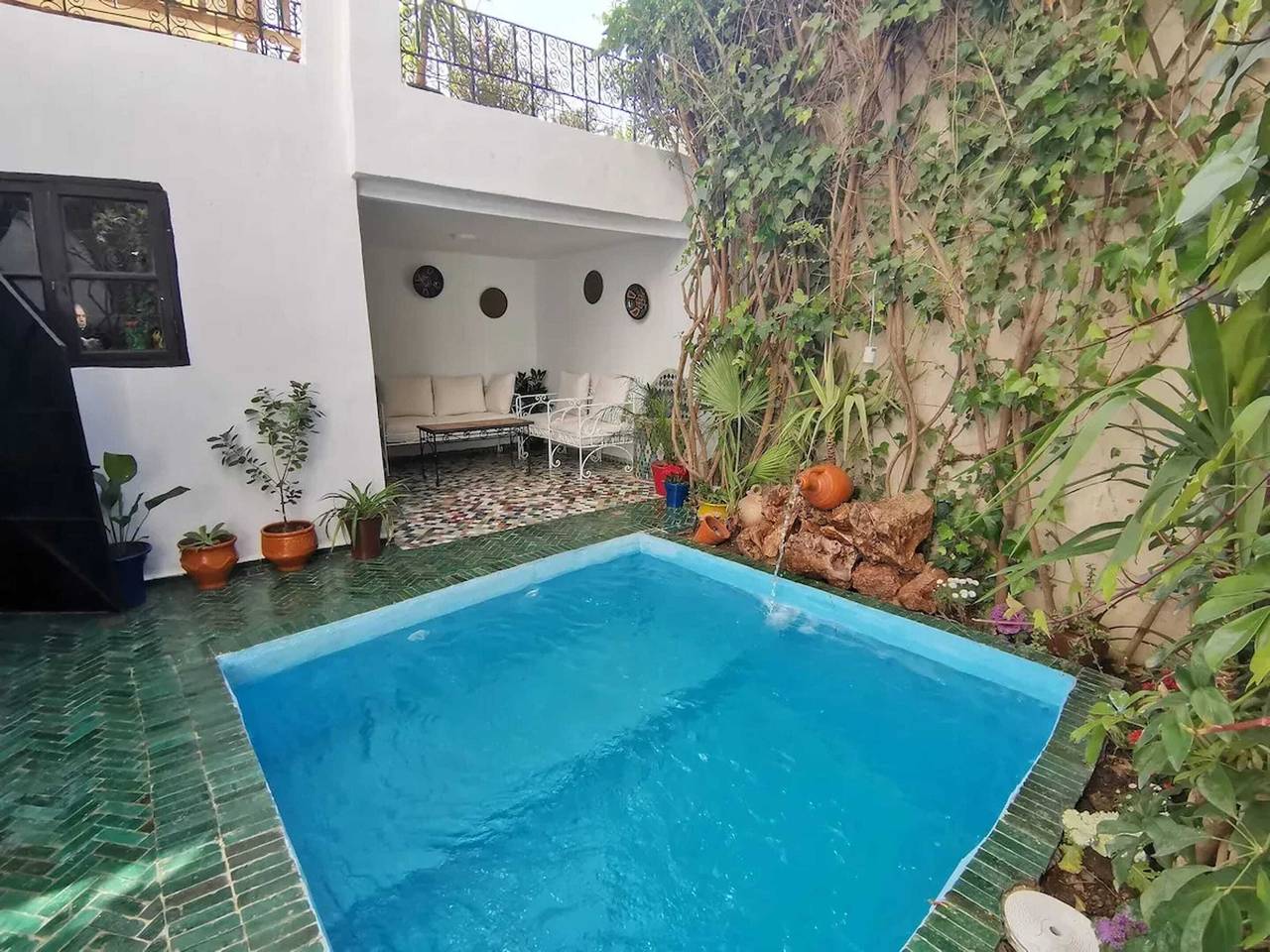 Entire apartment, Spacious Apartment in Fès with Private Pool, 150 sqm in Fès-Boulemane region