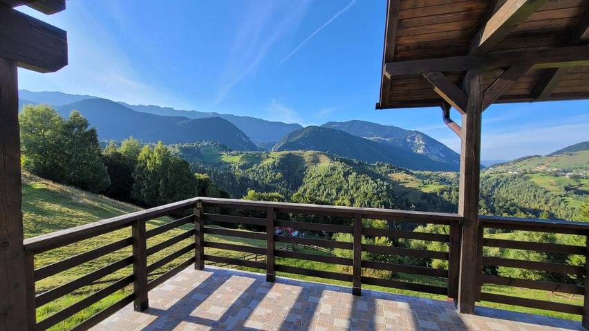 Villa pour 8 personnes, avec Balcon et Terrasse ainsi que Jardin et Vue en Roumanie - 4