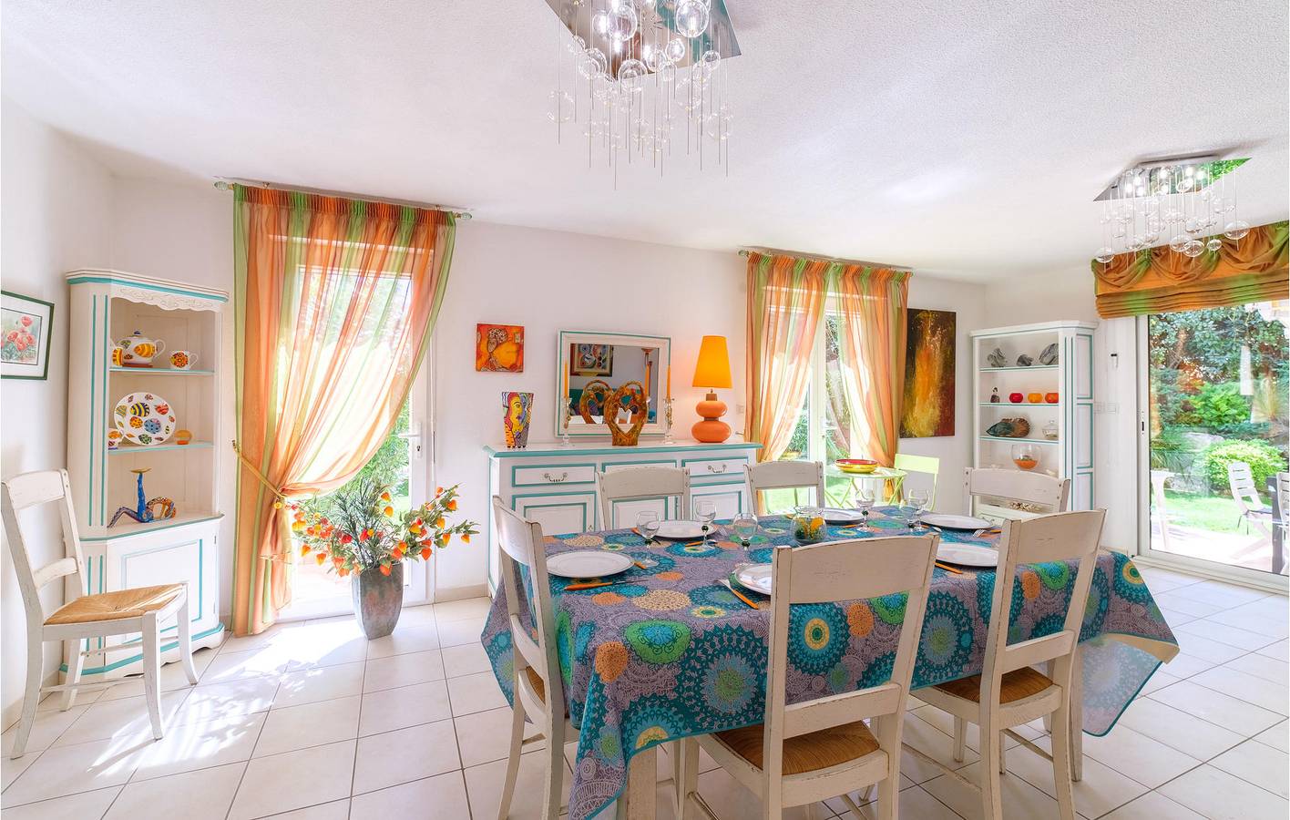 Appartement de vacances entier, Appartement avec terrasse au bord de la piscine avec WiFi et parking in Saint-Raphaël, Massif de l'Esterel
