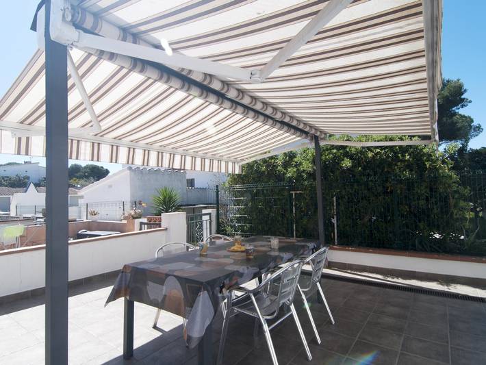 Casa rural para 7 personas, con terraza y piscina, Se admiten mascotas en La Escala - 4