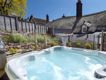 Holiday Rental for 8 People in Minehead, Exmoor, Photo 1