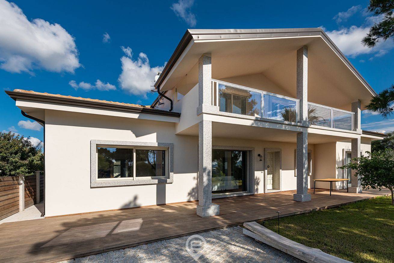 Golden Dunes Villa in Playa de Porto Pino, Porto Pino