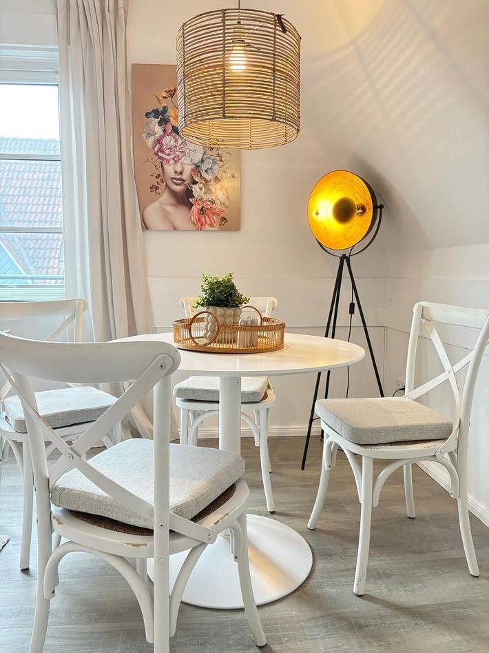 Ganze Wohnung, Komfortable Ferienwohnung "Insel-Auszeit" auf Pellworm mit Balkon Gartenblick in Tammensiel, Pellworm