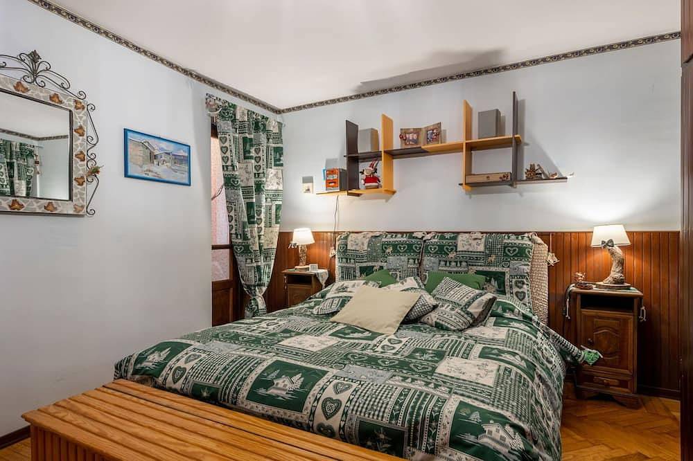 Appartamento intero, Bellissimo appartamento per 4 persone con Wifi, Tv, patio e animali ammessi in Limone Piemonte, Alpi Liguri