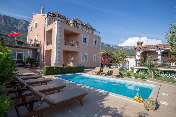 Villa für 30 Personen, mit Garten - 1