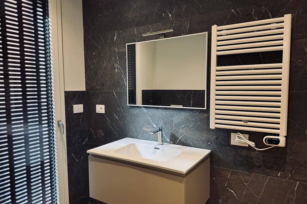 Apartamento entero, Double room, private bathroom inside in Imola, Provincia de Bologna