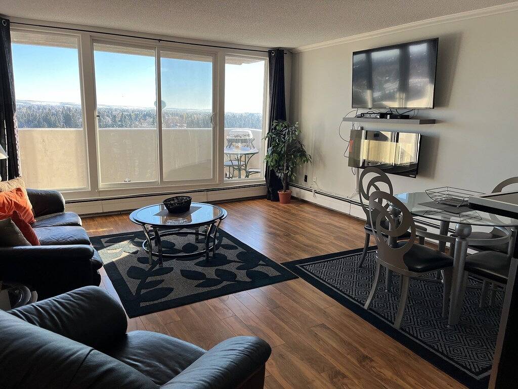 Ganze Wohnung, Beautiful One Bedroom Condo at Checkmate Hill Condominiums in Red Deer