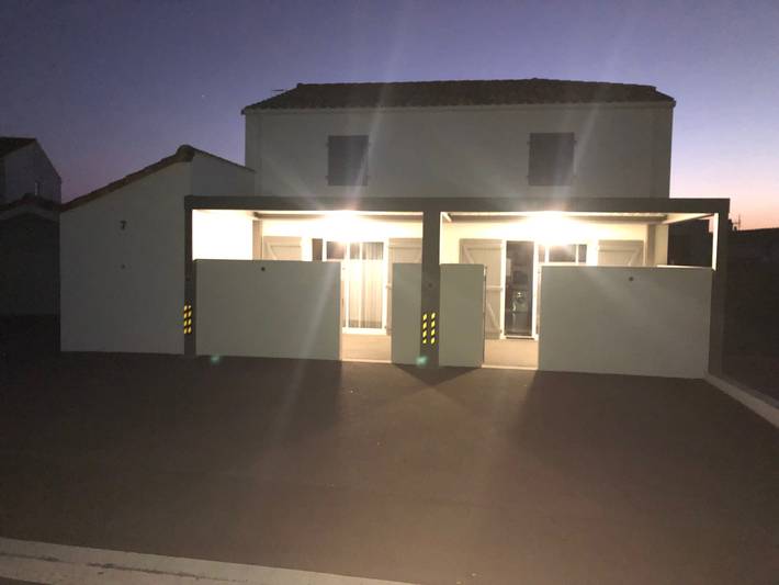 Location de vacances pour 4 personnes, avec Jacuzzi et Terrasse ainsi que Piscine et Sauna à La Tranche-sur-Mer
