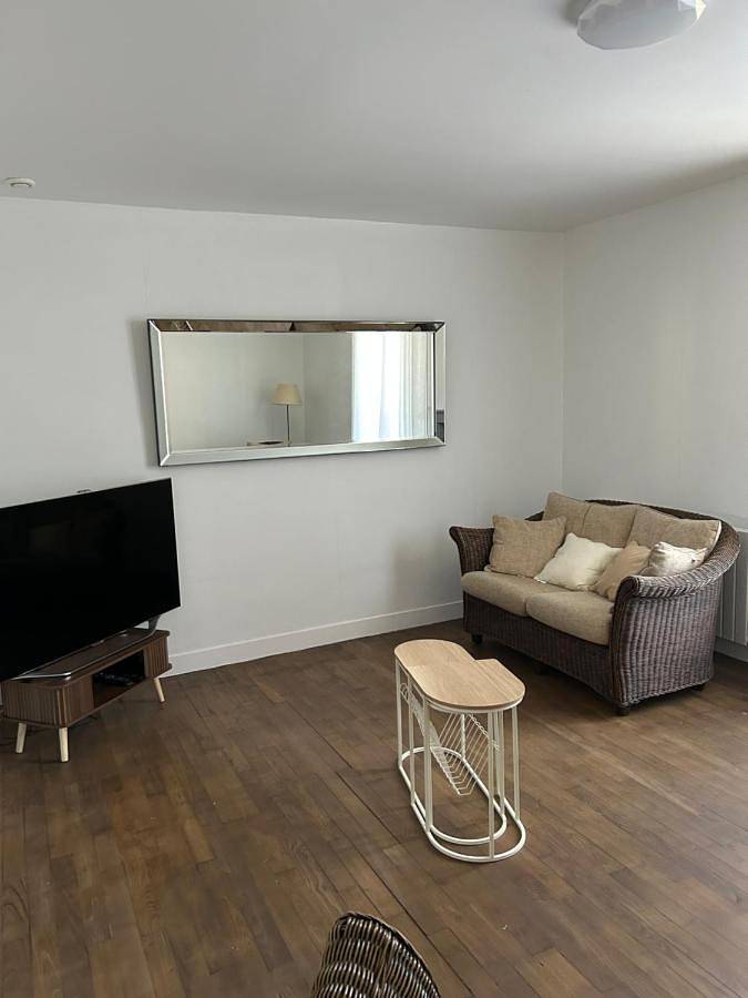 Location de vacances pour 4 personnes, avec jardin et vue, animaux acceptés à Ladignac-le-Long - 4