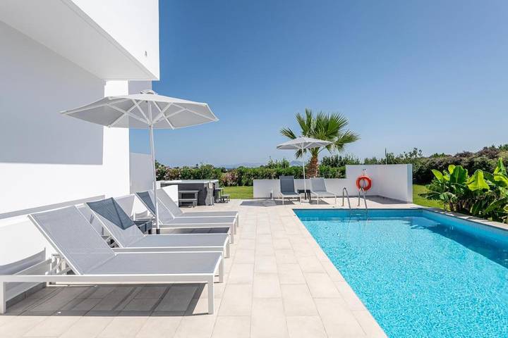 Villa voor 8 personen, with zwembad and whirlpool as well as tuin op Kos