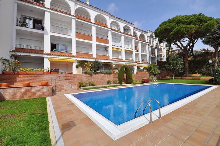 Apartamento para 4 personas, con Vistas al mar y Balcón además de Terraza y Jardín en Fenals