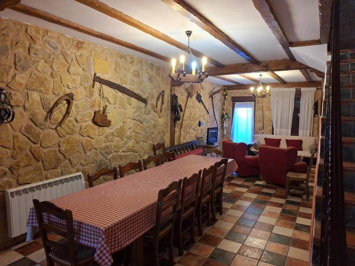 Apartamento de vacaciones para 12 personas, con jacuzzi y jardín, Se admiten mascotas en Provincia de Guadalajara - 2