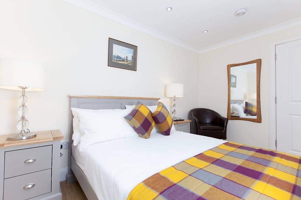 Pass the Keys | Historic Stone Built 4 bedroom Cottage with private car park in Edimburgo, Lothian